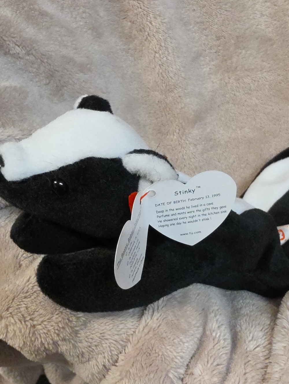 Ty Black & White 'Stinky' Skunk Beanie Plush with Heart Tag